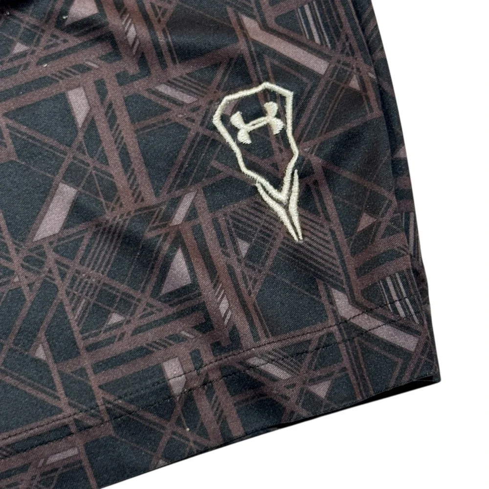 Under Armour Athletic Shorts Men's Large Black Geometric Print Loose Fit Retro